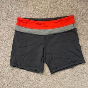 Lululemon shorts size 6
